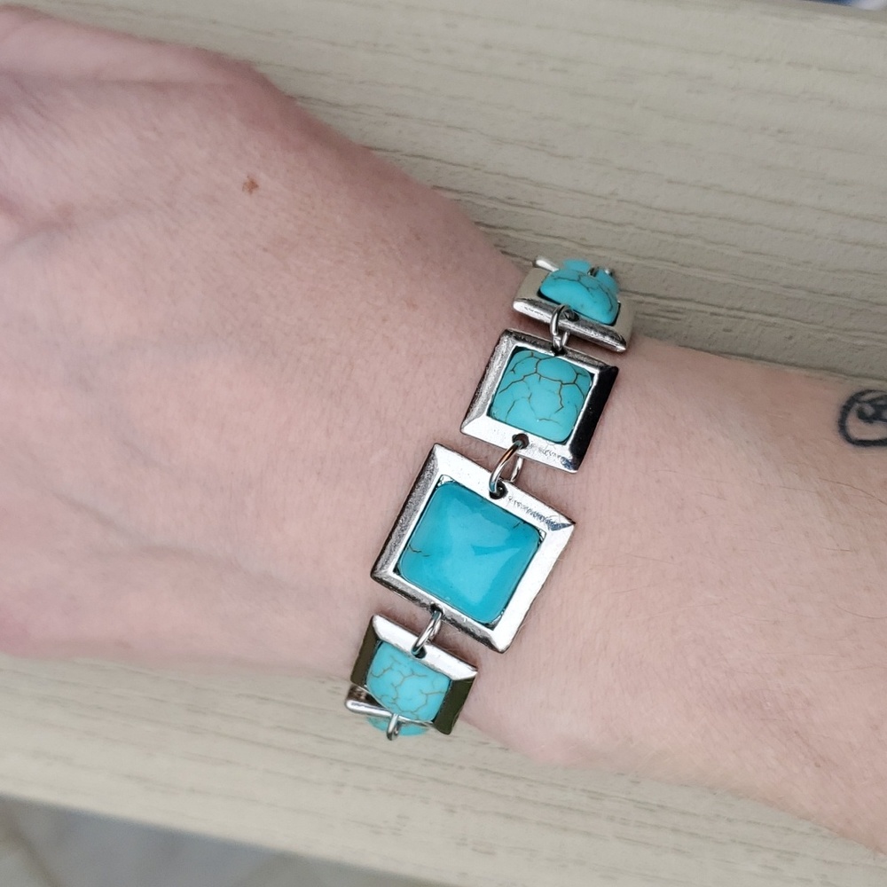 Turquoise Silver Tone Toggle Bracelet